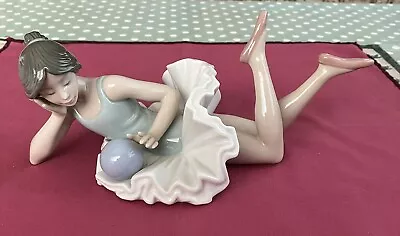 Buy Nao By Lladro Ballerina Figurine # 1178 “Ballerina With Ball” Now Retired • 28£