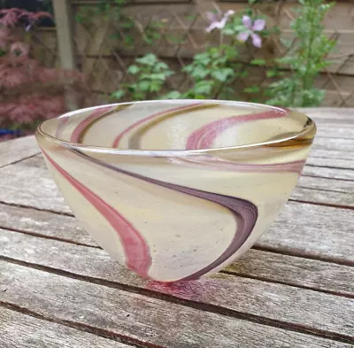 Buy Isle Of Wight Glass Ribbons Bowl • 45£