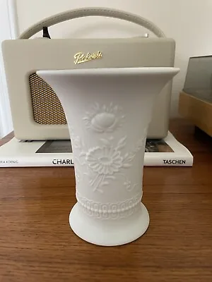 Buy KAISER WHITE BISQUE PORCELAIN VASE. Immaculate Condition. • 12.99£