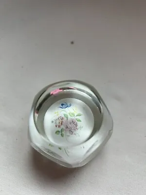 Buy STUDIO ART GLASS CLEAR FACETED WINDOWS FLORAL ON WHITE DISC 2”PAPERWEIGHT Signed • 85.38£