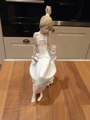 Buy Lladro Figurine No 5443  Bedtime Girl With Cats  • 79.99£