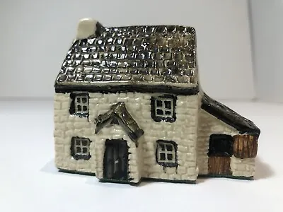 Buy Tey Pottery Britain In Miniature - No.18 - Farmhouse Countryside Collection • 5£
