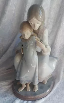 Buy Lladro 1527 Tenderness Figure • 99.99£