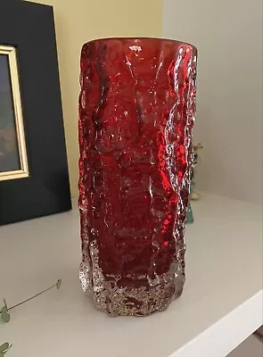 Buy Whitefriars Ruby Red Bark Vase • 75£