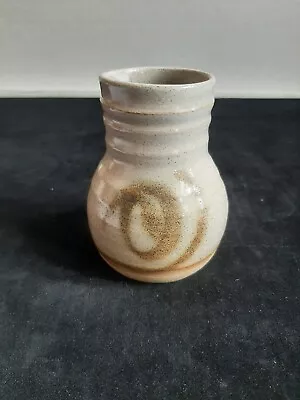 Buy Moffat Pottery Vase • 8£