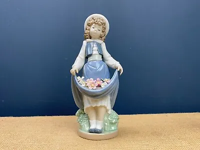 Buy Lladro Nao   The Schoolgirl  Porcelain Flower Girl Figurine • 15£