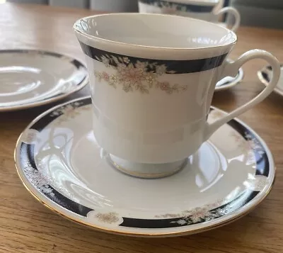 Buy Crown Ming Vintage Fine Bone China- 4 Cups And Saucers • 10£