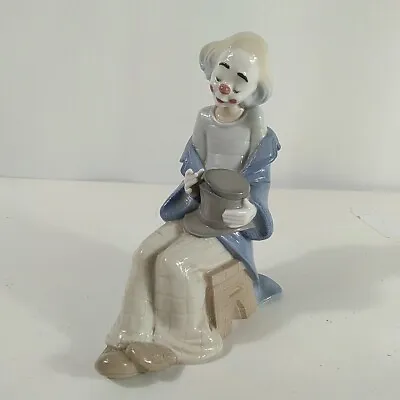 Buy Nao Lladro Pierrot Clown Sitting Hat In Hand Figure • 17.99£