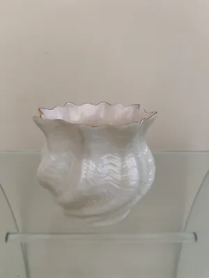 Buy Beleek Swirl Shell Vase • 20£