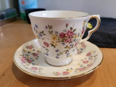 Buy Queen Anne - Country Bouquet - Fine Bone China Teacup & Saucer • 6.50£