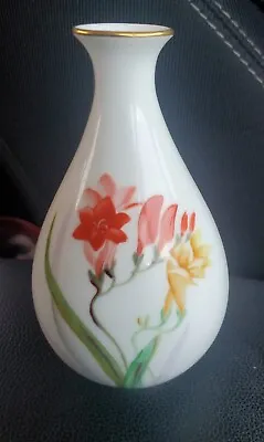 Buy Vintage 4½  Noritake Nippon Toki Small Porcelain Bud Vase Signed By Artist • 18.97£