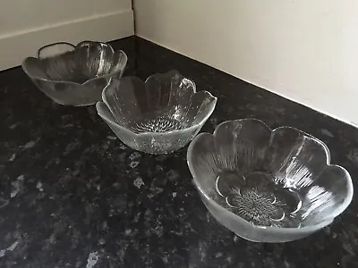 Buy Glass Flower Petal Shape Dip Bowls Vintage Set Of 3 • 4.99£