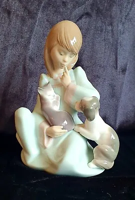 Buy Lladro #5640  Cat Nap  Figurine - Girl With Cat And Dog • 25£