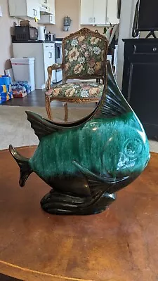 Buy Blue Mountain Pottery Fish Vase Canada • 72.04£