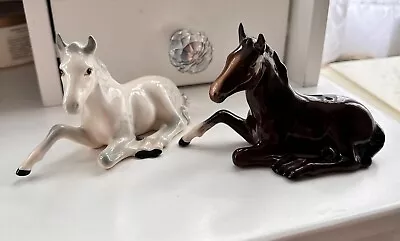 Buy Royal Doulton Pair Of Lying Foals Horses Grey White, Brown Excellent Figurines • 24.99£