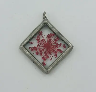 Buy Vintage Pressed  Red Queen Anne’s Lace Glass Pendant • 26.45£