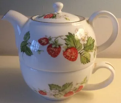 Buy Queens Virginia Strawberry Tea For One • 15£