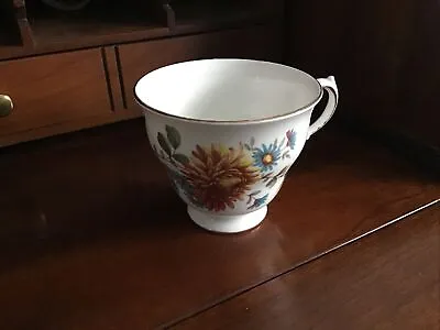 Buy VINTAGE QUEEN ANNE BONE CHINA FLORAL TEA CUP, MADE IN ENGLAND (Patt #8304) • 2.37£