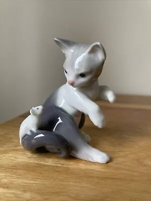 Buy Cute Lladro Cat With Mouse On It’s Tail 8cm • 9.95£