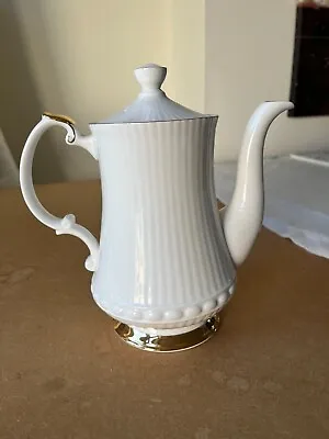 Buy Charmaine Elizabeth Large Teapot Fine Bone China • 25£