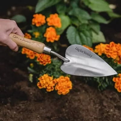 Buy Trowel Heart Shaped With Stainless Steel Blade And Embossed Logo Kent & Stowe • 16.99£