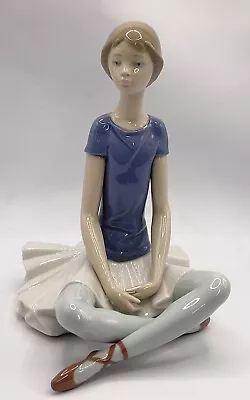 Buy Retired LLADRO Figurine “Beth, Sitting Ballerina” #1358 • 72.22£