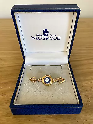 Buy Wedgwood Tri-Colour Jasperware Gold-Plated Brooch With Crystals • 80£