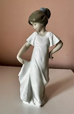 Buy Nao By Lladro #1110, HOW PRETTY Young Girl Holding Dress. Porcelain Figurine • 9.99£