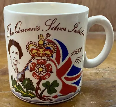 Buy STAFFORDSHIRE Pottery MUG Commemorating Late QUEEN's SILVER JUBILEE 1977 • 4£