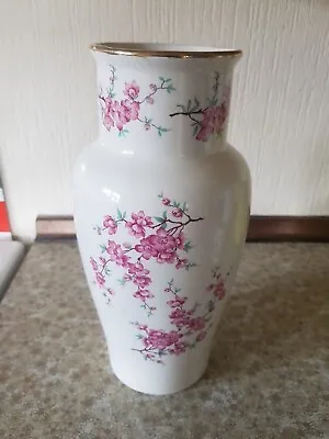 Buy Arthur Wood England.  Vase No 5875 • 3.99£