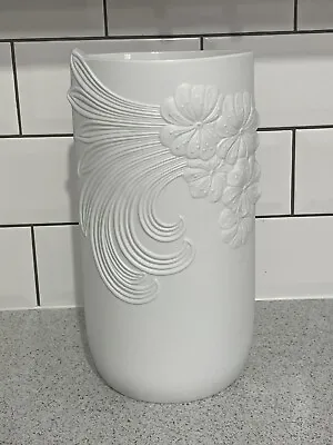 Buy LARGE KAISER WHITE BISQUE PORCELAIN VASE RELIEF FLOWERS BY MANFRED FREY No.746 • 28.95£