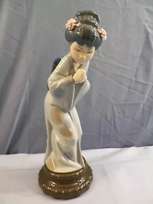 Buy Lladro Porcelain Figurine #4989 - Sayonara Geisha Girl Bowing W/ Folded Hands • 52.34£