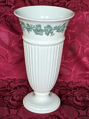 Buy 1952 Wedgwood Queens Ware Vase (Large) Mum Nan Grandma Auntie Friend Birthday • 10.45£