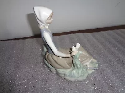Buy Lladro Figurine Girl Motioning For Dove To Come Closer No Box No Damage 6 1/2   • 37.95£
