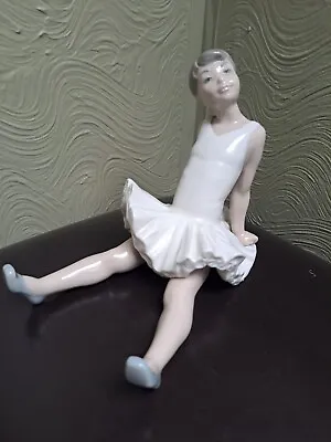 Buy Nao By Lladro Young Ballet Dancer Seated • 8£