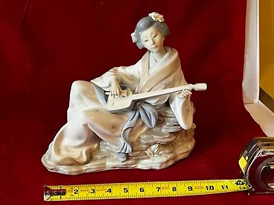 Buy MUSICAL NAO/LLADRO #227   ORIENTAL MELODY   GEISHA W/SHAMISEN-EXCELLENT-MINT • 221.99£