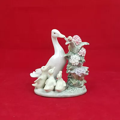 Buy Lladro 1439 How Do You Do Mama Duck & Ducklings Snail & Flowers • 170£