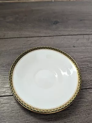 Buy Wedgwood Chester Plates • 7£