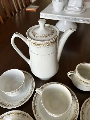 Buy Vtg Queen Anne Signature Collection, Tea - Coffee Cup Serving Set - 17 Pieces • 85.25£