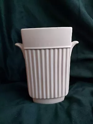 Buy 1930s RIBBED CREAM VASE/URN WITH HANDLES.  CODE: 3802 • 5£