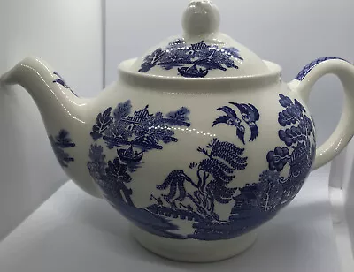 Buy Vintage Sadlers Blue And White Willow Pattern Tea Pot • 45£