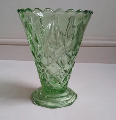 Buy Vintage Art Deco Green Pressed Glass Heavy Vase Scalloped Edge & Hexagon Base  • 21£
