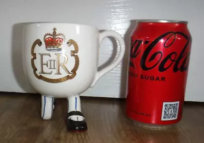 Buy Carlton Walking Ware Kneeling Queen Elizabeth II Silver Jubilee 1977 Mug Rare • 19.99£