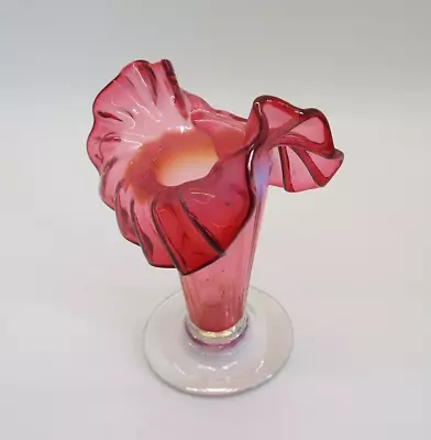 Buy VINTAGE CRANBERRY GLASS 10 Cm VASE WITH A FLUTED, RUFFLE RIM • 12.95£