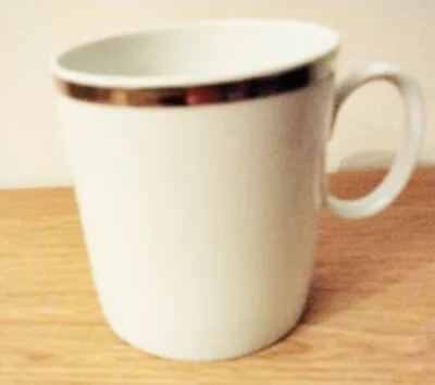 Buy Thomas Medallion White Tea Coffee Cup Wide Silver Platinum Band  • 3.99£