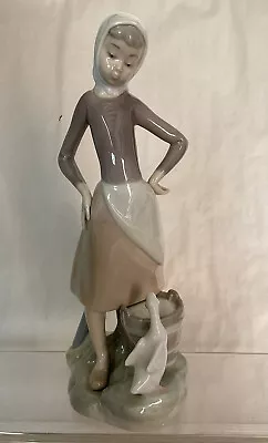 Buy Lladro Figurine  - Girl Feeding A Duck • 14.99£
