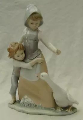 Buy Lladro Porcelain Figurine 5033 'Avoiding The Goose'  Retired; V.G.C; 1979-93 • 38.99£