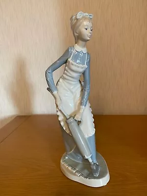 Buy Nao By Lladro ~ Rare, Vintage NAO Figurine Of A Maid Undertaking Her Duties! VGC • 19.99£