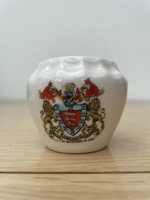 Buy Carlton Crested China Vase - Arms Of City Of Hereford AD 1645 • 1.99£
