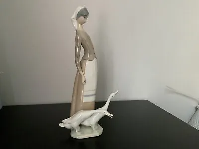 Buy Lladro - Girl Walking With Two Geese • 25£